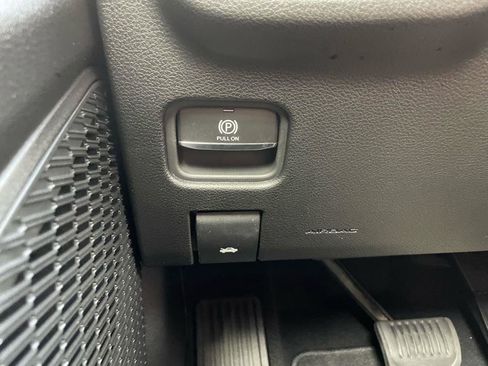 New 2025 Jeep Grand Cherokee Altitude image 25