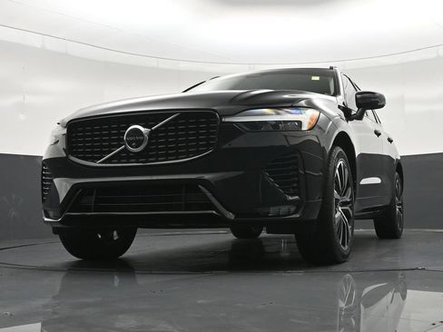 Used 2024 Volvo XC60 B5 Plus AWD/4WD image 30