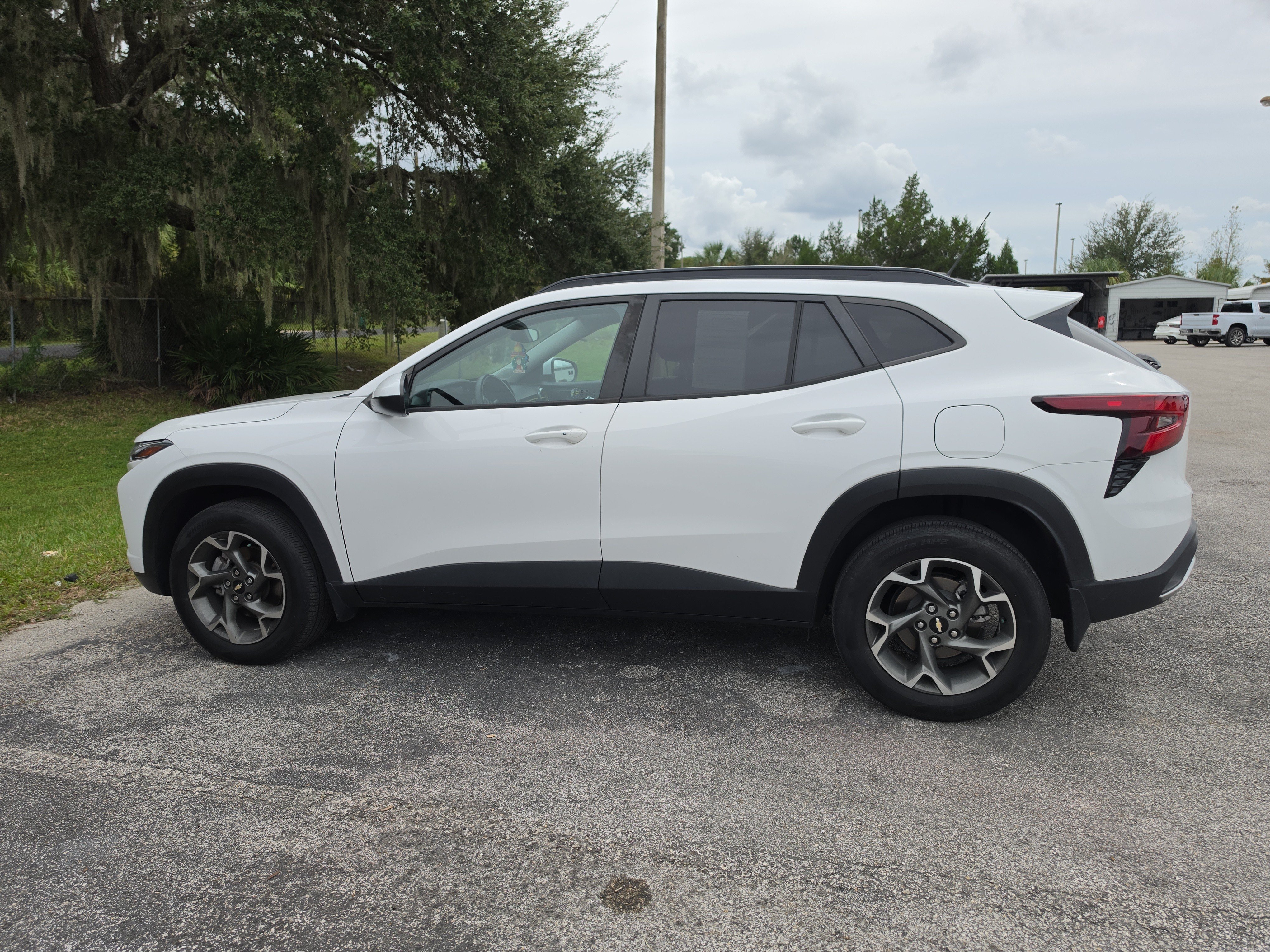 Used 2024 Chevrolet Trax LT w/ Driver Confidence Package FWD image 6