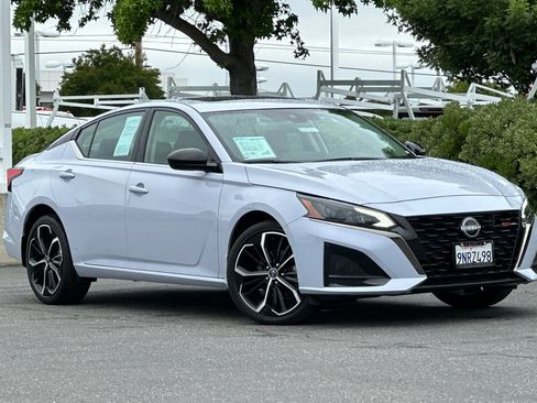Certified 2024 Nissan Altima 2.5 SR w/ SR Premium Package AWD/4WD image 2