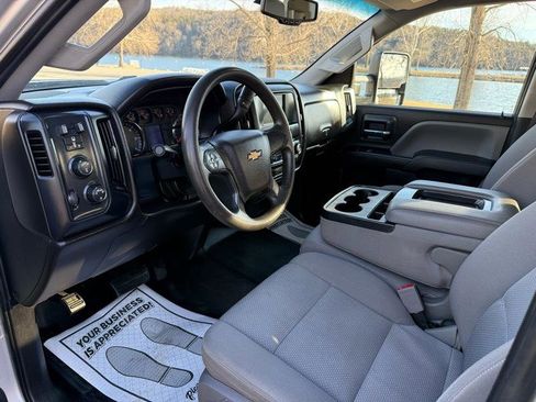 Used 2019 Chevrolet Silverado 2500 W/T image 16