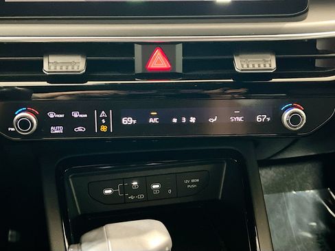 Used 2025 Kia K5 GT FWD image 12