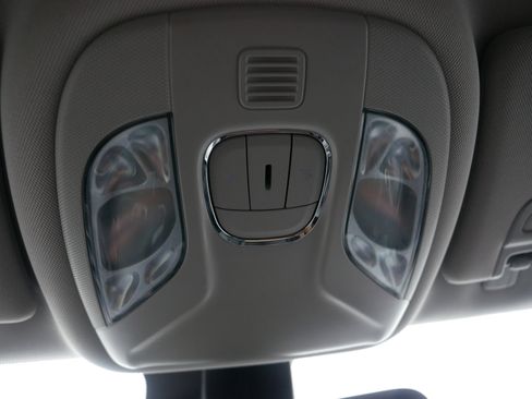 Used 2022 Jeep Compass Latitude image 33