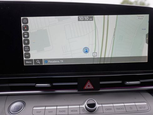 Used 2024 Hyundai Elantra Limited FWD image 9