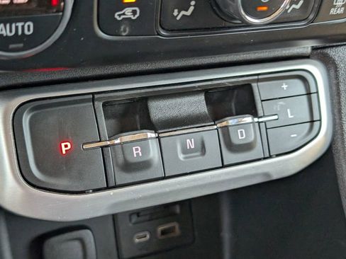 Used 2023 GMC Acadia SLT image 20