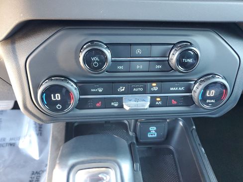 Used 2025 Ford Bronco Big Bend image 24