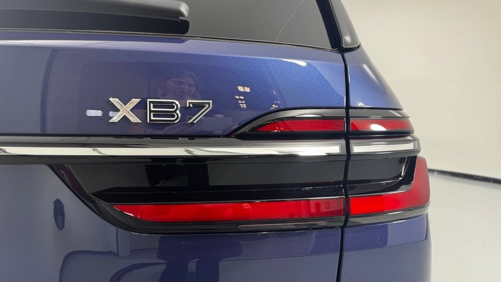 New 2026 BMW ALPINA XB7 AWD/4WD image 7