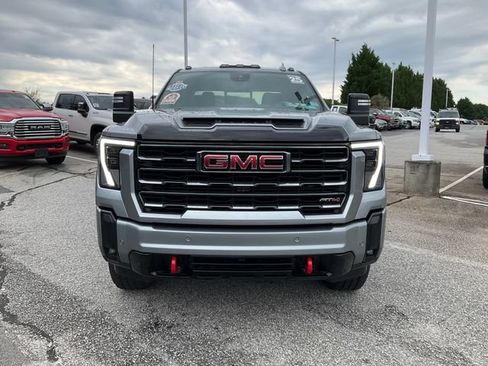 Used 2025 GMC Sierra 2500 AT4 w/ AT4 Premium Plus Package AWD/4WD image 2