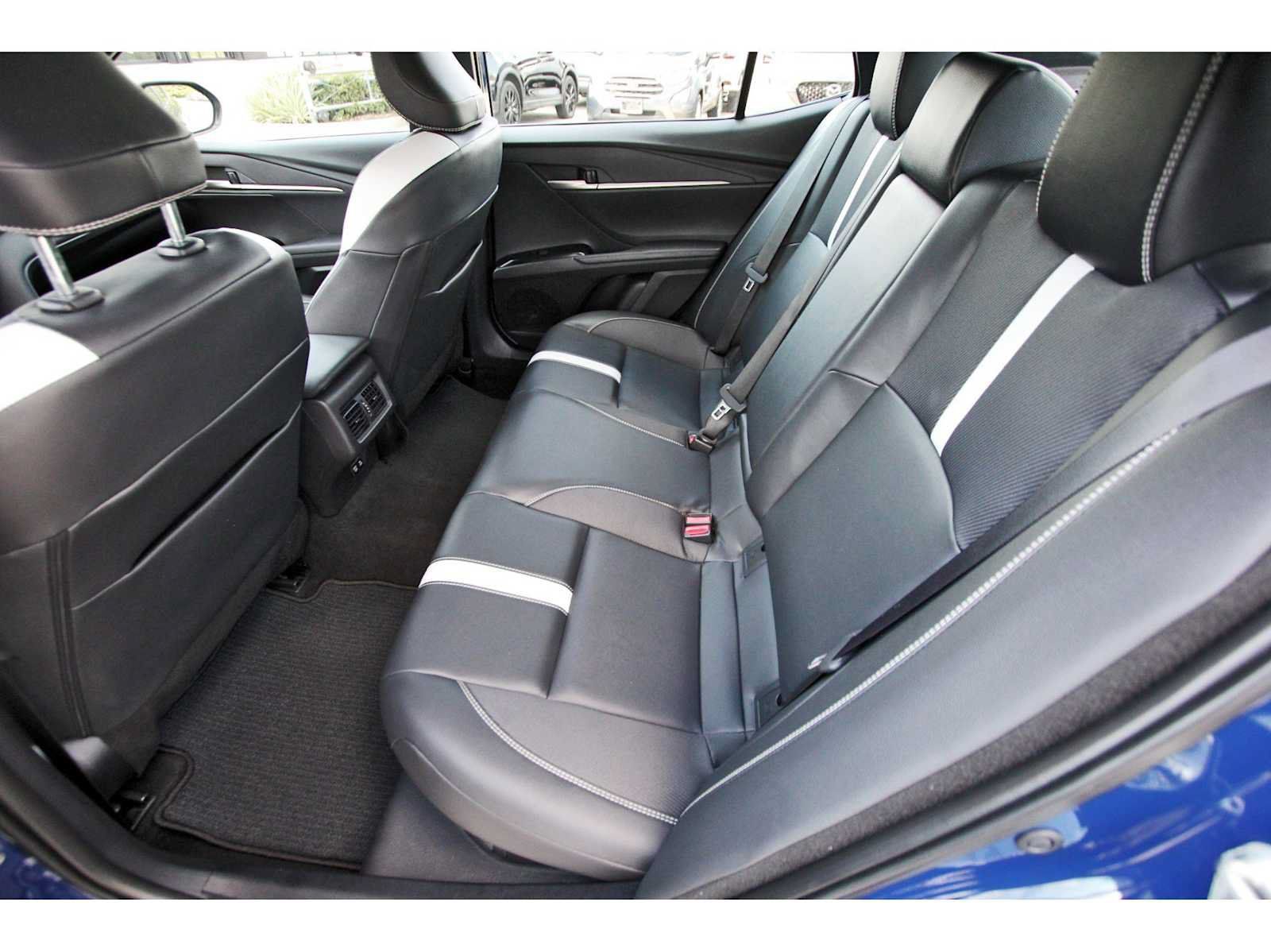 Used 2025 Toyota Camry SE FWD image 12