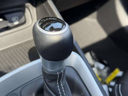 Certified 2024 Hyundai Venue SEL FWD image 33
