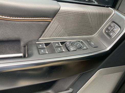 Certified 2024 Ford F350 Platinum w/ FX4 Off-Road Package image 28