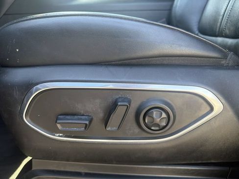 Used 2022 Jeep Wagoneer Series II AWD/4WD image 10