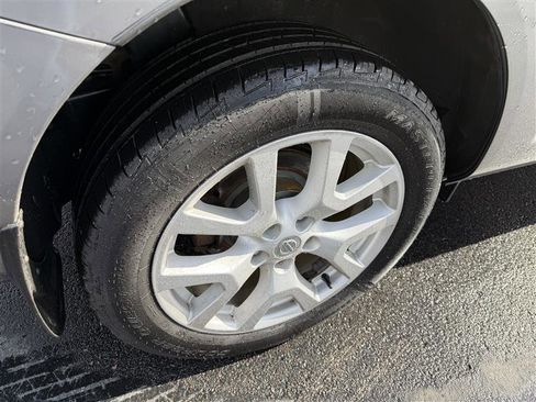 Used 2013 Nissan Rogue SL AWD/4WD image 15