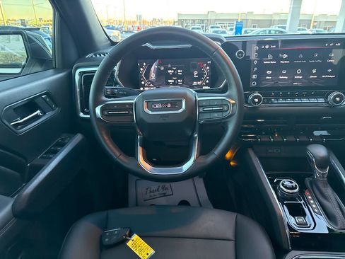 Used 2025 GMC Canyon Elevation w/ Convenience Package image 17