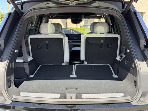 New 2026 Cadillac Vistiq Luxury AWD/4WD image 10