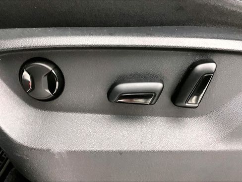 Used 2018 Volkswagen Atlas SE w/ R-Line Package FWD image 33