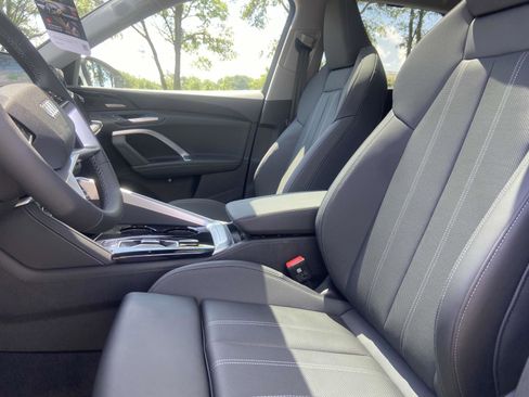 New 2025 Audi Q5 Premium Plus image 17