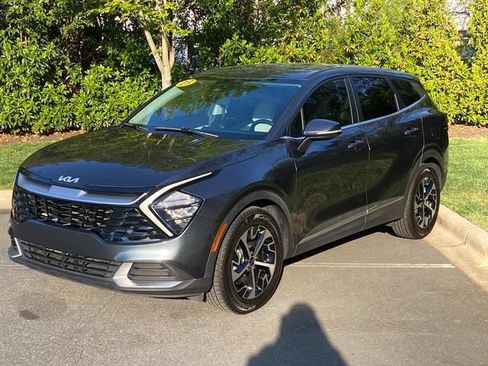 Used 2023 Kia Sportage EX FWD image 3