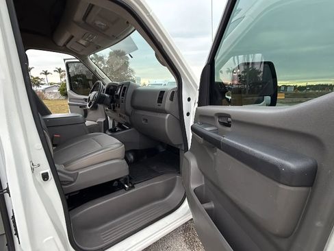 Used 2020 Nissan NV 3500 SV image 15