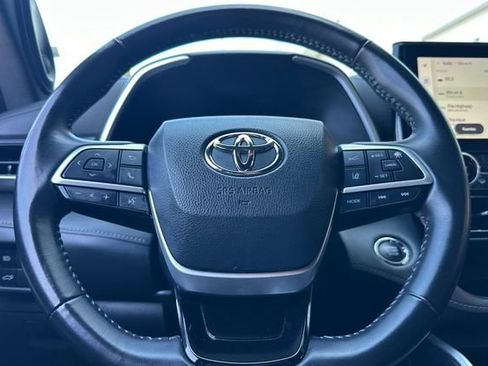 Used 2023 Toyota Highlander XSE FWD image 27