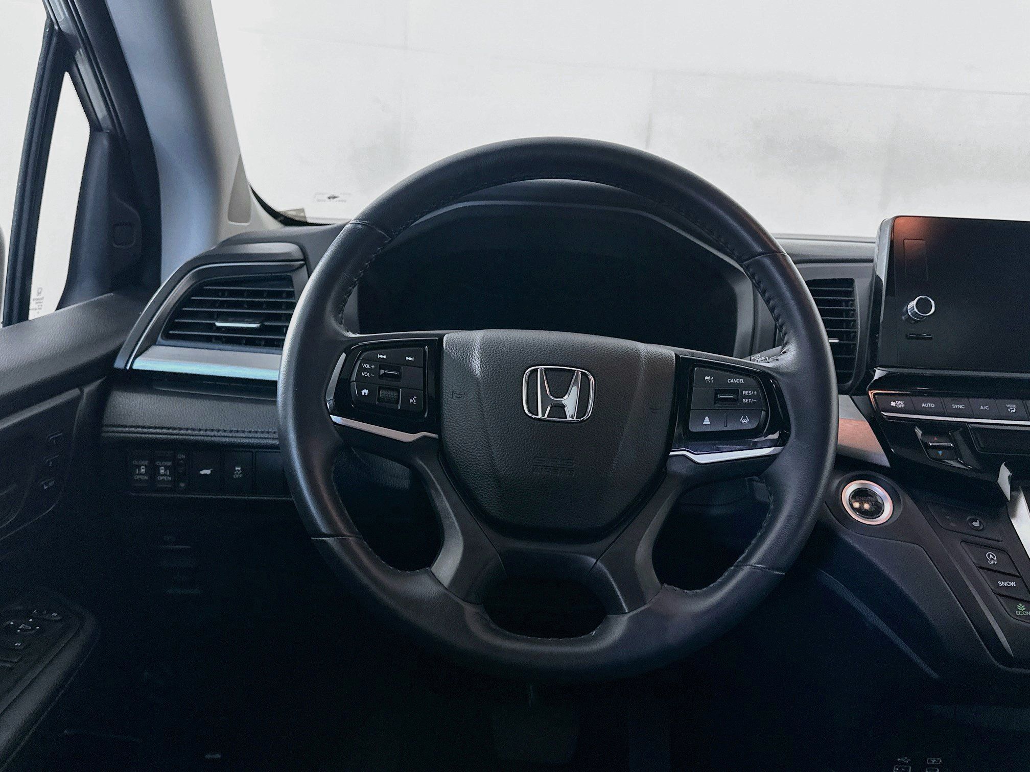 Used 2025 Honda Odyssey EX-L image 17