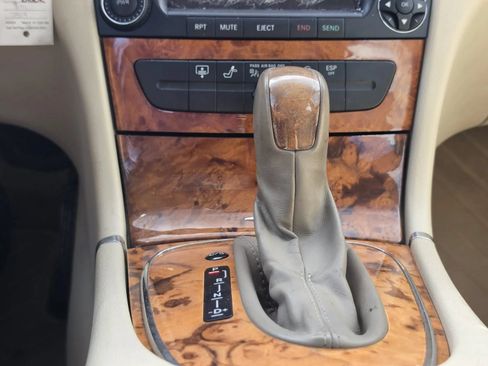 Used 2005 Mercedes-Benz E 320 Sedan w/ Sunroof Pkg image 14