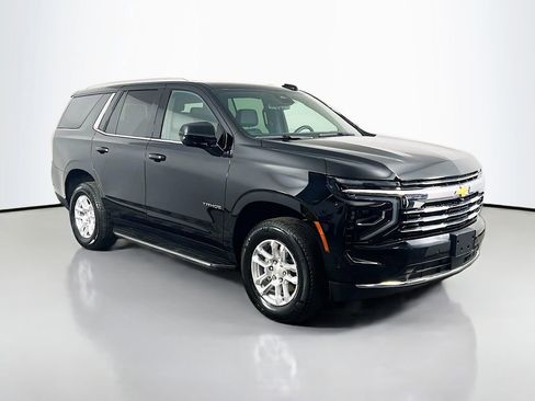 Used 2025 Chevrolet Tahoe LT image 3