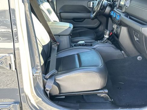 Used 2022 Jeep Wrangler Unlimited Sahara w/ Safety Group image 14