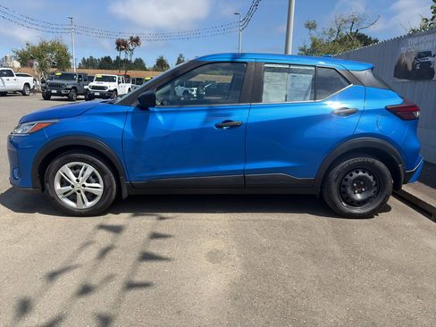 Used 2023 Nissan Kicks S FWD image 3
