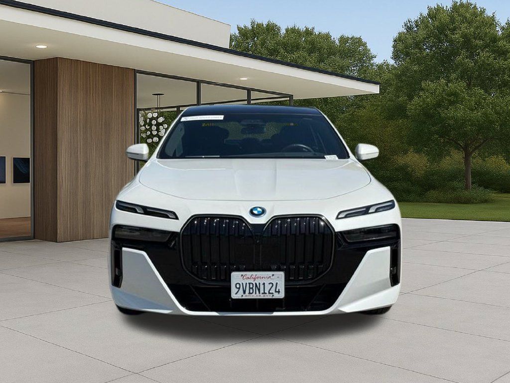 Used 2026 BMW 750e xDrive AWD/4WD image 38