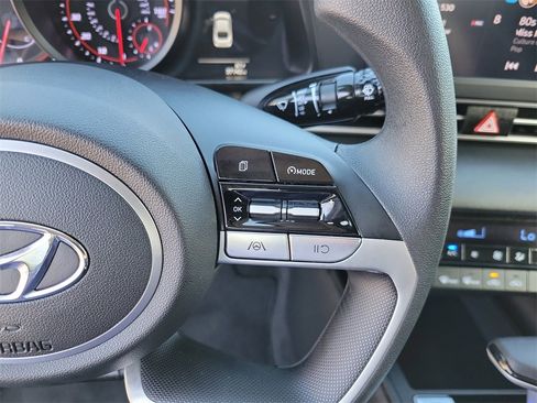 Certified 2023 Hyundai Elantra SEL image 25