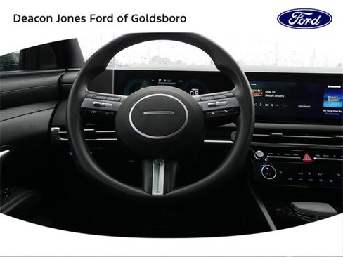 Used 2025 Hyundai Santa Cruz SEL image 18