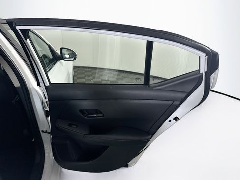 Used 2024 Nissan Sentra SV image 28