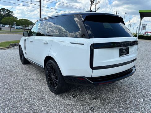Used 2022 Land Rover Range Rover SE AWD/4WD image 3