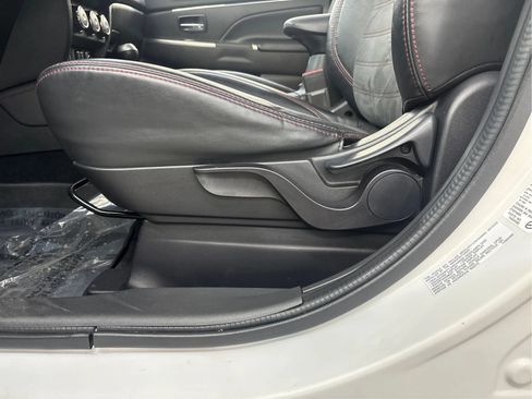 Used 2018 Mitsubishi Outlander Sport SE AWD/4WD image 24