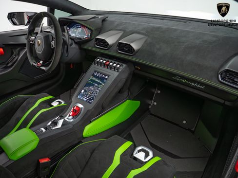 Used 2023 Lamborghini Huracan STO image 6