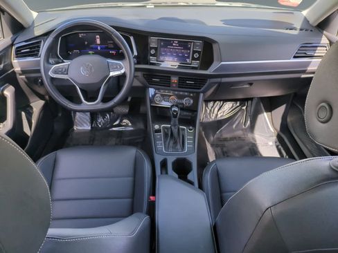 Used 2024 Volkswagen Jetta SE image 10