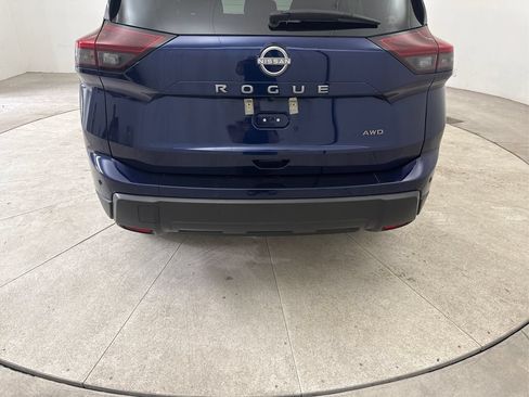 Used 2025 Nissan Rogue SV AWD/4WD image 25