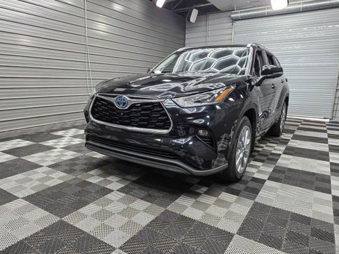 Used 2023 Toyota Highlander Limited AWD/4WD image 44