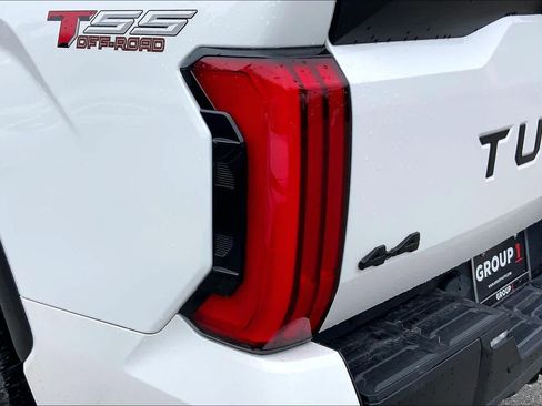 Used 2023 Toyota Tundra SR5 w/ SR5 Convenience Package AWD/4WD image 28