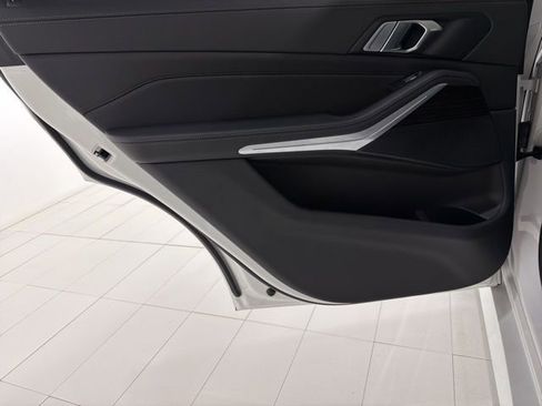Certified 2023 BMW X7 xDrive40i w/ M Sport Package image 15