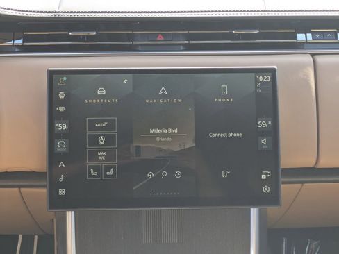 Used 2024 Land Rover Range Rover Long Wheelbase Autobiography image 5