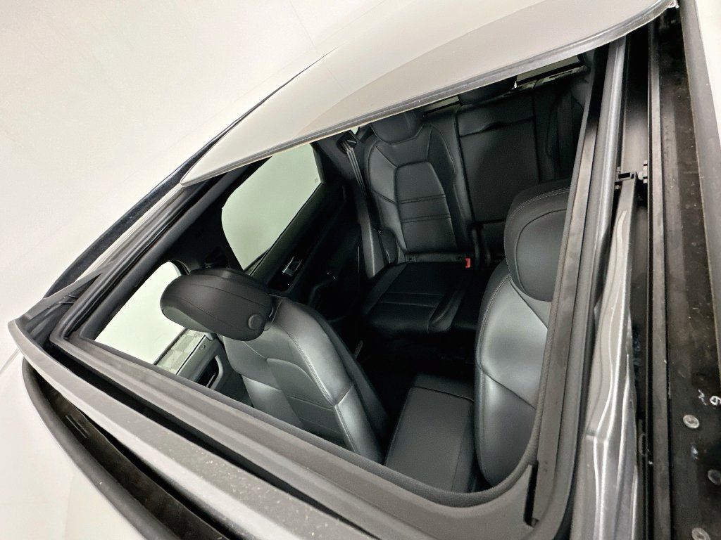 Used 2023 Porsche Cayenne AWD/4WD image 22