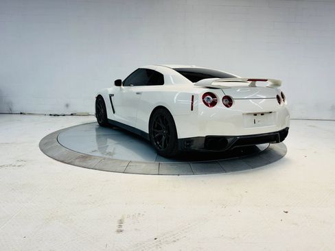 Used 2013 Nissan GT-R Premium AWD/4WD image 10