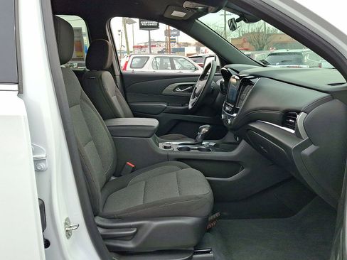 Used 2023 Chevrolet Traverse LT image 27