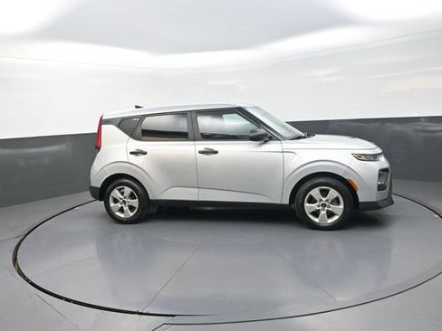 Used 2021 Kia Soul LX FWD image 27