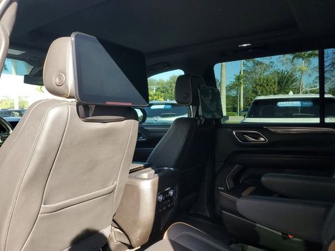 Used 2021 GMC Yukon XL AT4 w/ AT4 Premium Package image 19