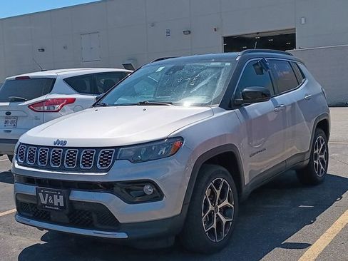 Used 2025 Jeep Compass Limited AWD/4WD image 3