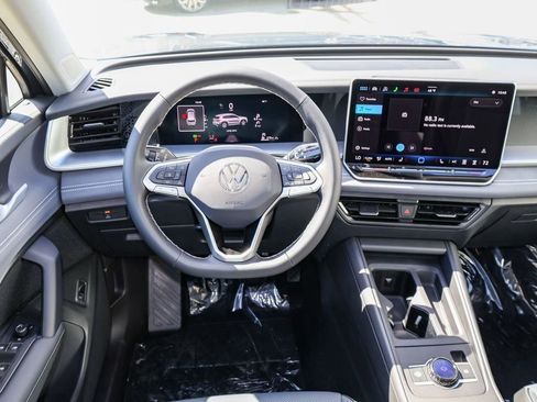New 2026 Volkswagen Tiguan SE AWD/4WD image 18