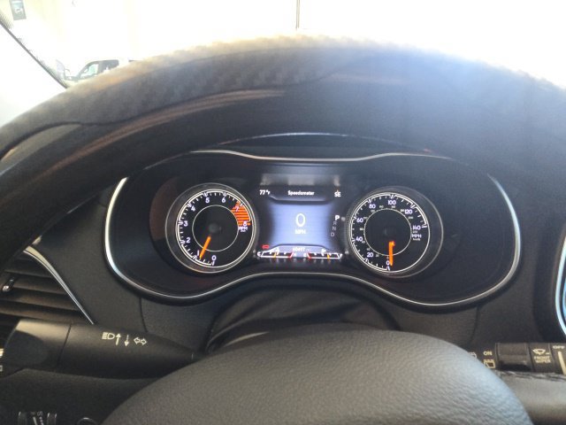 Used 2019 Jeep Cherokee Overland w/ Technology Group FWD image 21